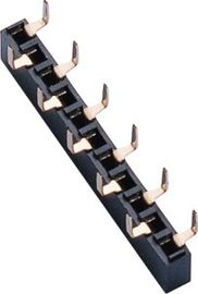 Le dessus de pieds de centipède entrent dans l'en-tête femelle de femelle de carte PCB de connecteur d'en-tête de lancement de 2.54mm